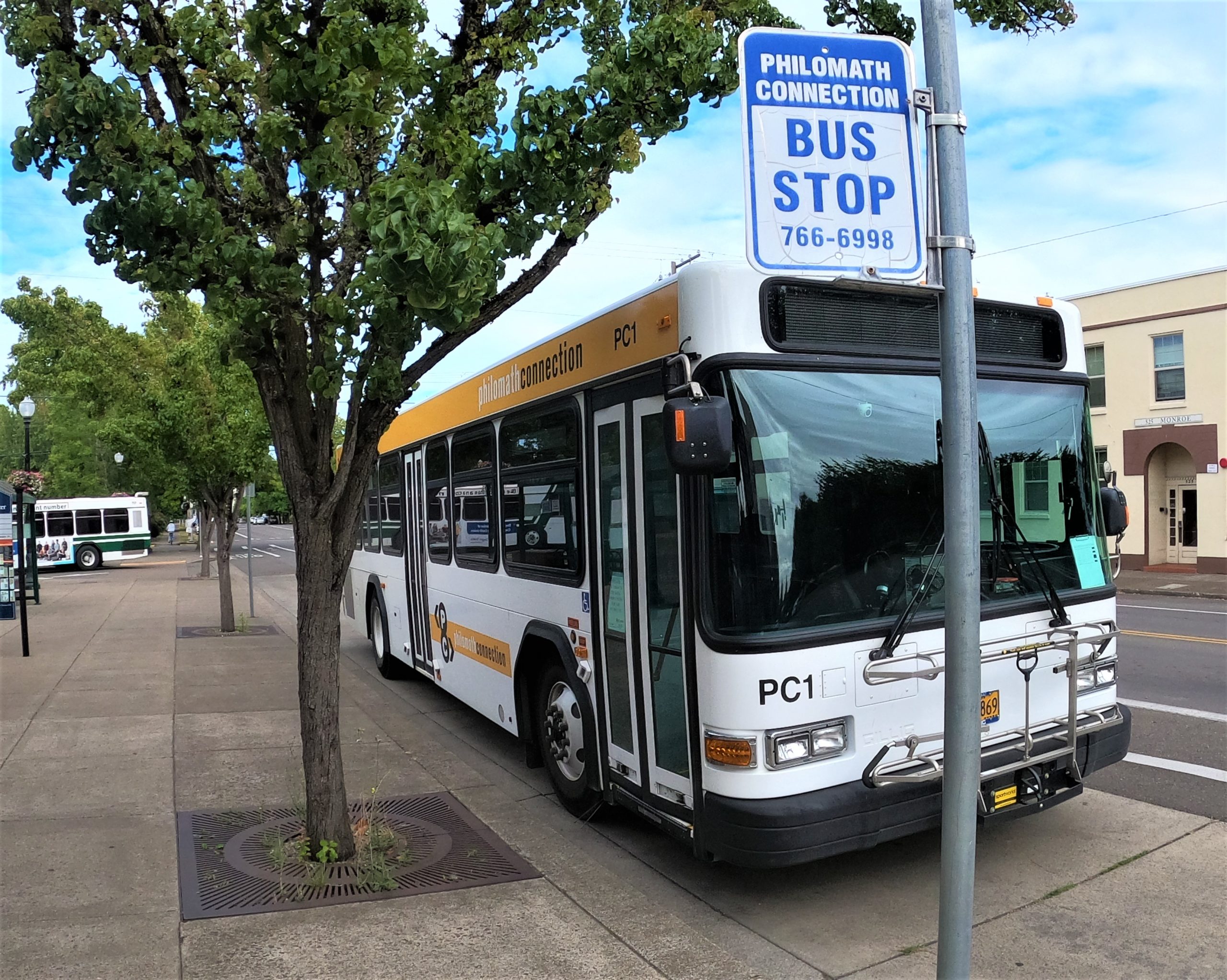 Image of a Bus at a Corvallis Bus Stop